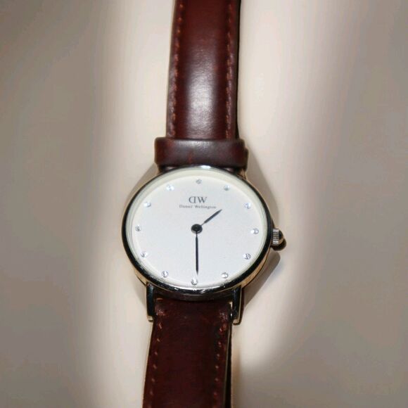 Daniel Wellington Womens Classic Watch White Dial Brown Leather Extra Strap Box main image 6